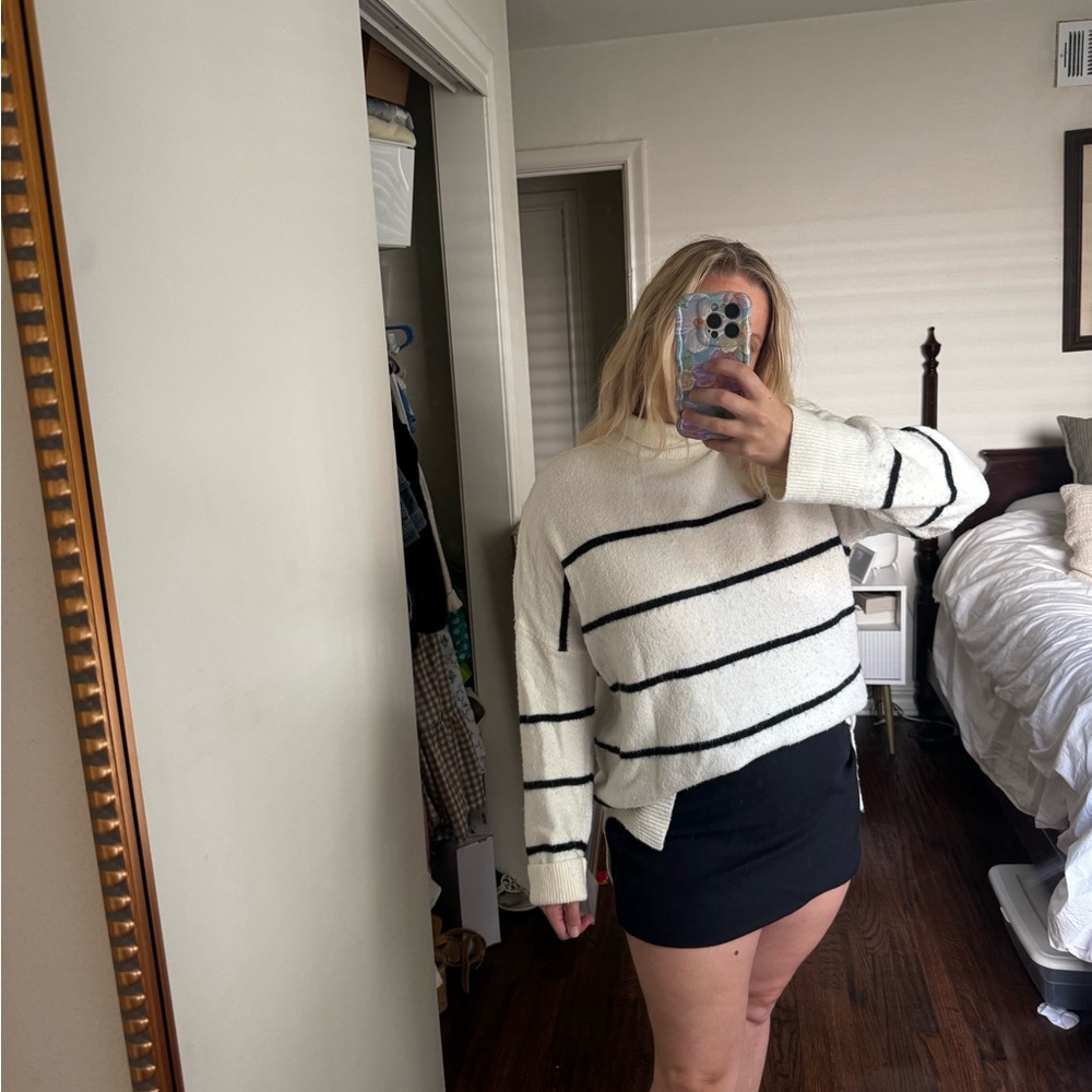 SOLD Abercrombie Black mini skirt (skort)